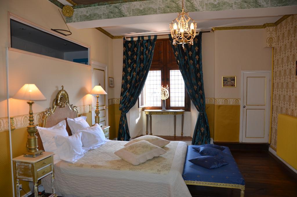 La Tour Du Lion Bed & Breakfast โรชฟอต์อองแตร์ ภายนอก รูปภาพ