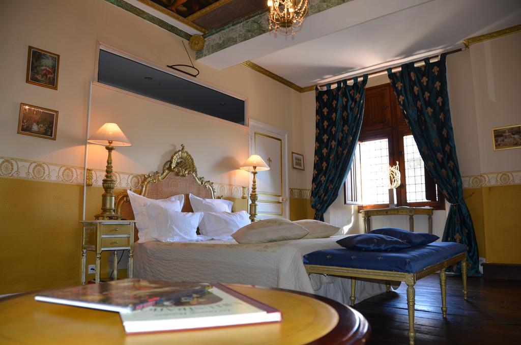 La Tour Du Lion Bed & Breakfast โรชฟอต์อองแตร์ ภายนอก รูปภาพ