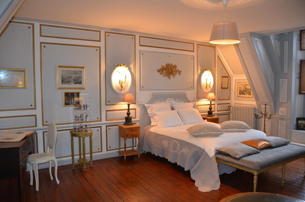 La Tour Du Lion Bed & Breakfast โรชฟอต์อองแตร์ ภายนอก รูปภาพ