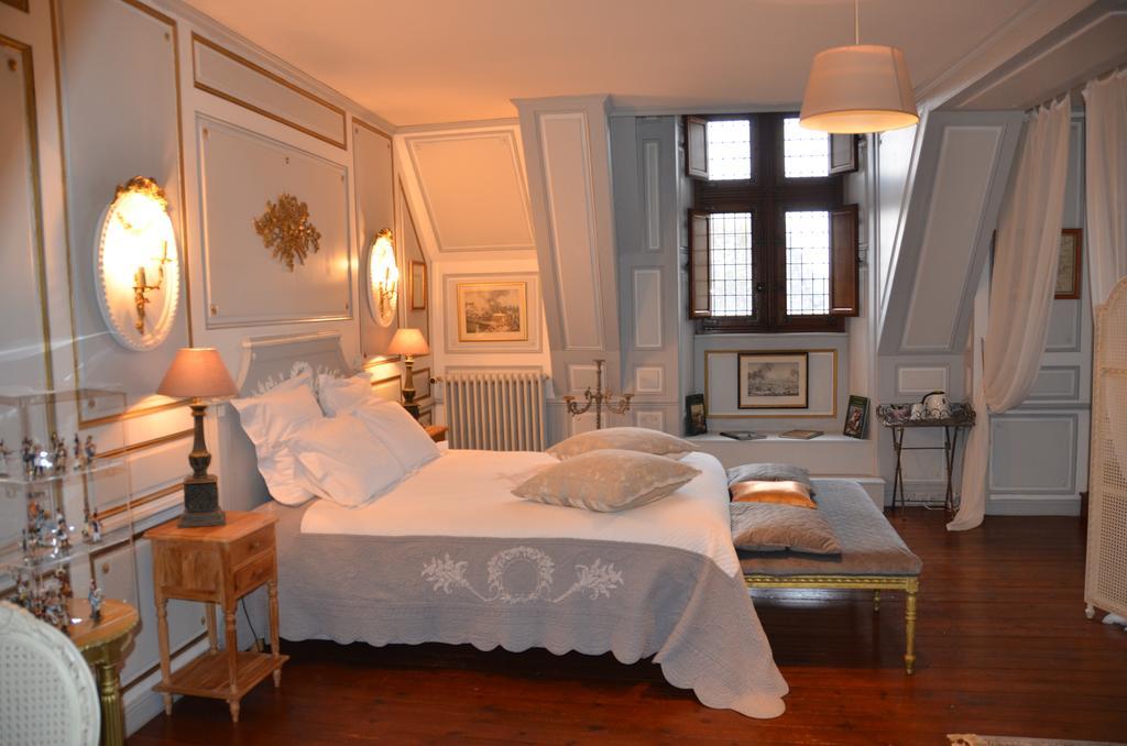 La Tour Du Lion Bed & Breakfast โรชฟอต์อองแตร์ ภายนอก รูปภาพ